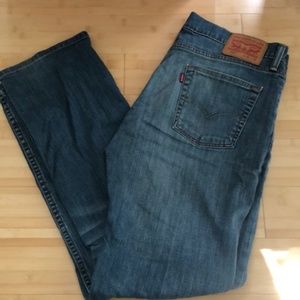 Gently Used Men's Levi 550 Jeans - Size 42-32